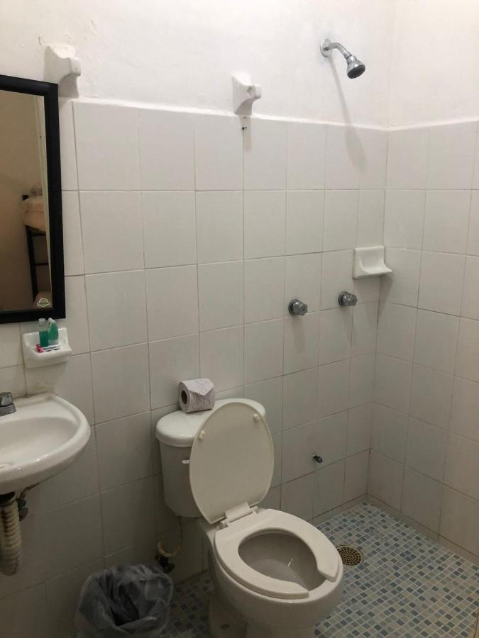 D'atyi 10 Avenue Inn 2*